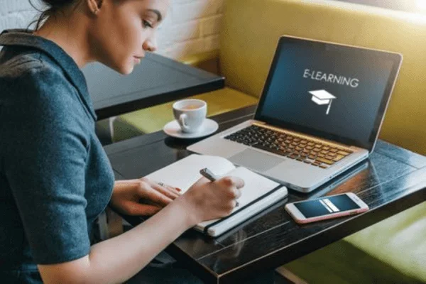 Hệ Thống LMS Là Gì? Toàn Diện Về Nền Tảng Quản Lý Học Tập Cho Doanh Nghiệp Và Giáo Dục